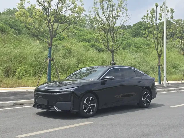 Geely Galaxy L6 2024 125km PLUS Soaring Dragon Edition