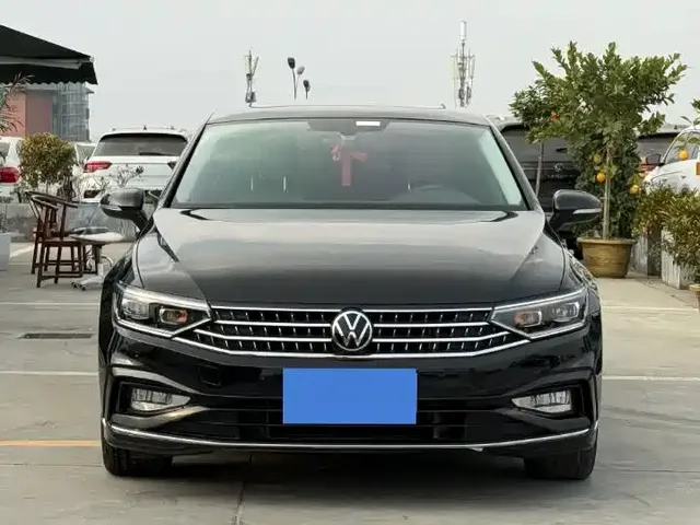 Volkswagen Magotan 2023 2 Million Units Anniversary Edition 330TSI DSG Leading Type