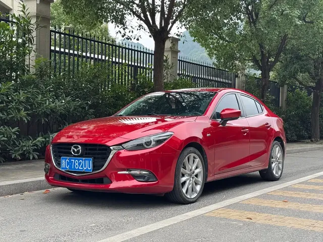 Mazda 3 Axela 2019 Cloud Control Edition Sedan 2.0L Auto Premium China V