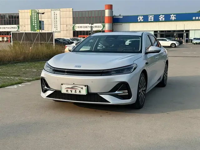 Geely Galaxy A7 2025 EM-i