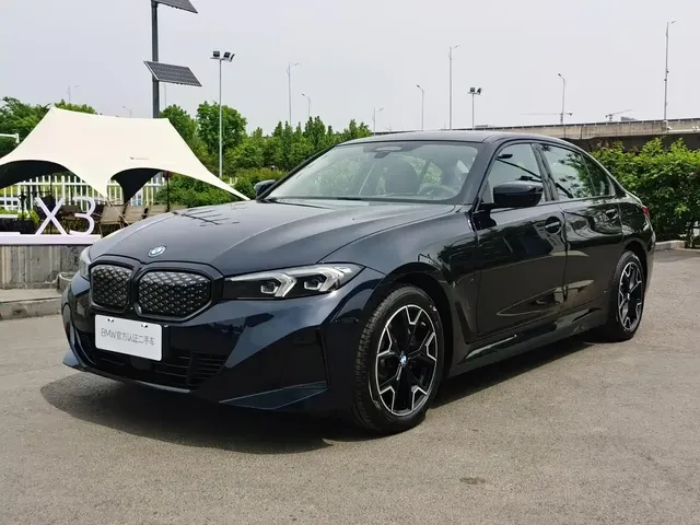 BMW i3 2025 eDrive 40 L Shadow Night Package