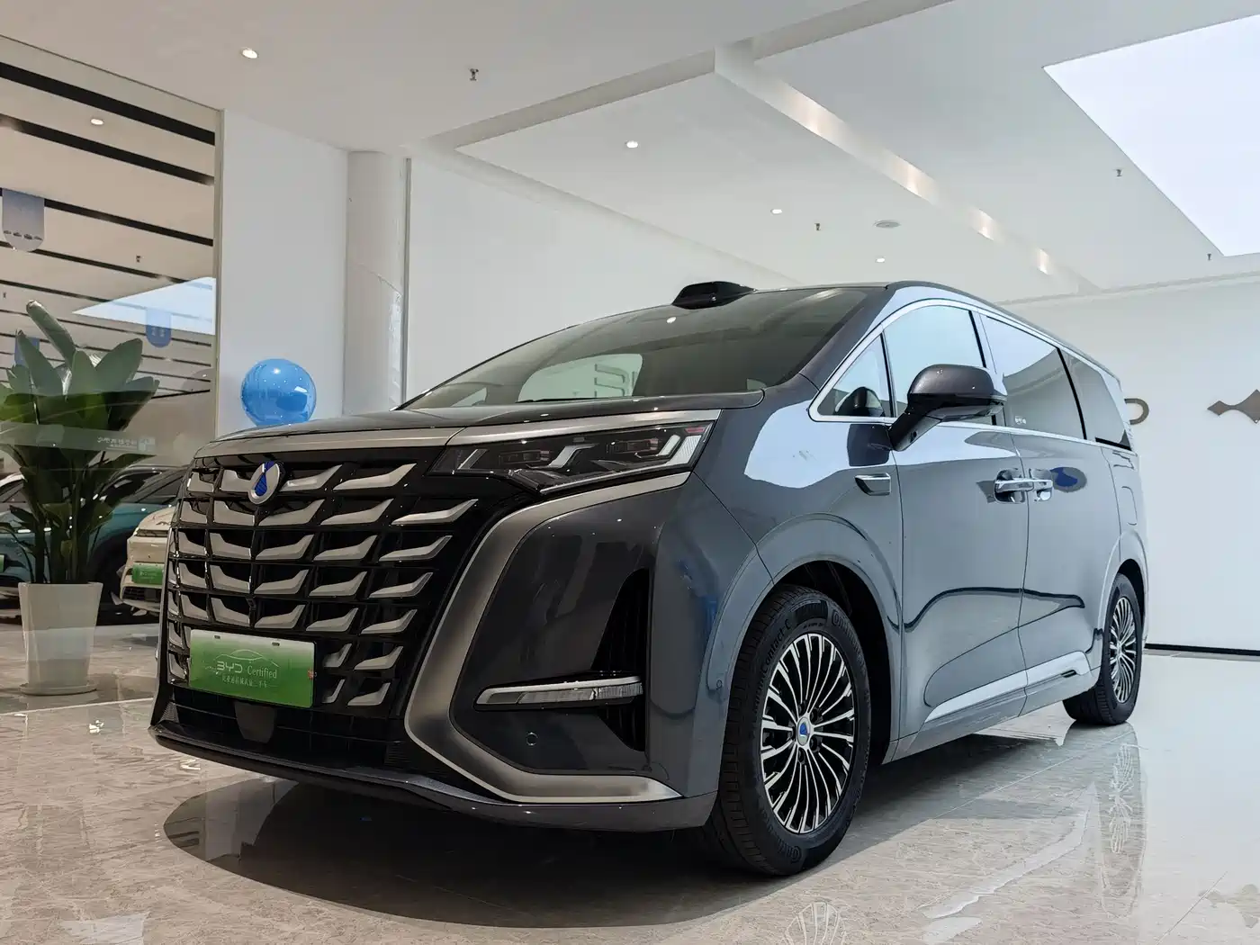 Denza D9 2025 DM-i Smart Drive Edition 1020 AWD Prestige