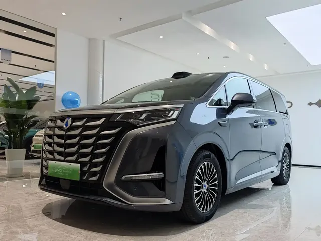 Denza D9 2025 DM-i Smart Drive Edition 1020 AWD Prestige