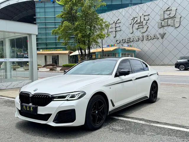 BMW 5 Series 2021 525Li Luxury Package