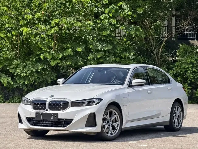 BMW i3 2022 eDrive 35 L