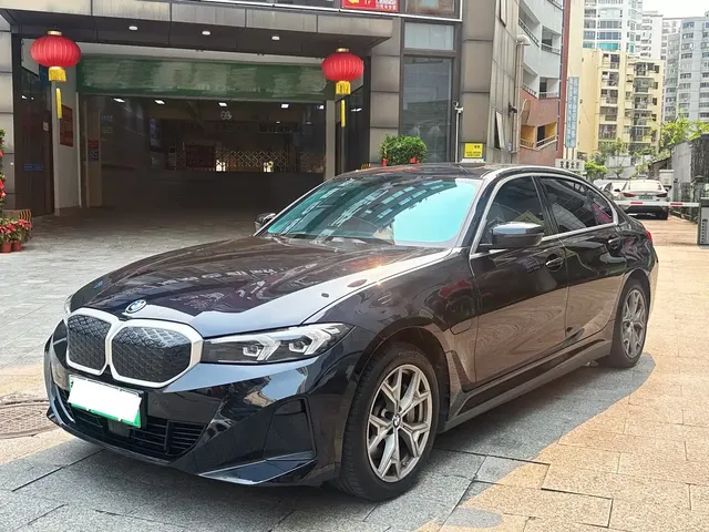 BMW i3 2025 eDrive 35 L