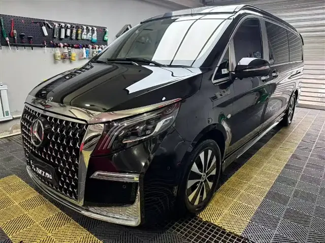 Mercedes-Benz Vito 2023 2.0T Business 7-Seater