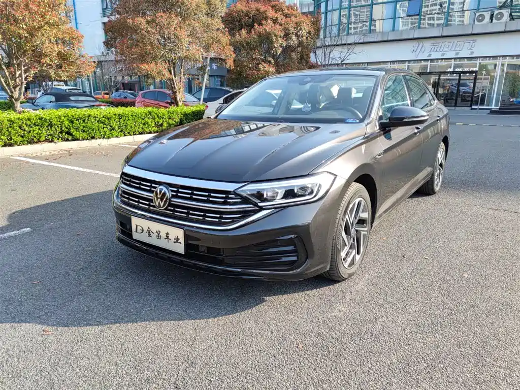 Volkswagen Sagitar 2024 300TSI DSG Surpass Edition
