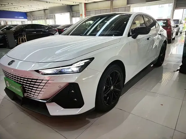 Changan UNI-V 2023 1.5T Luxury Edition
