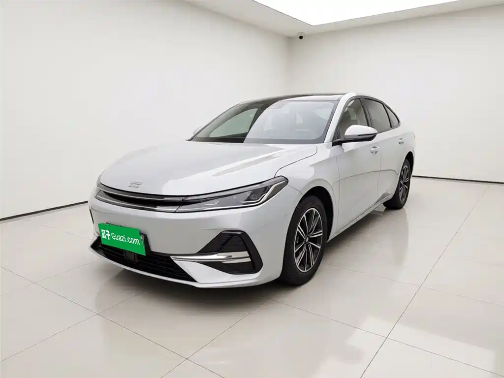 Geely Galaxy A7 2025 EM-i 70km Luxury Edition