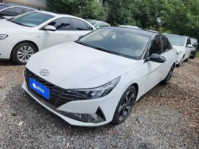 Hyundai Elantra 2021 1.5L CVT LUX Premium Edition