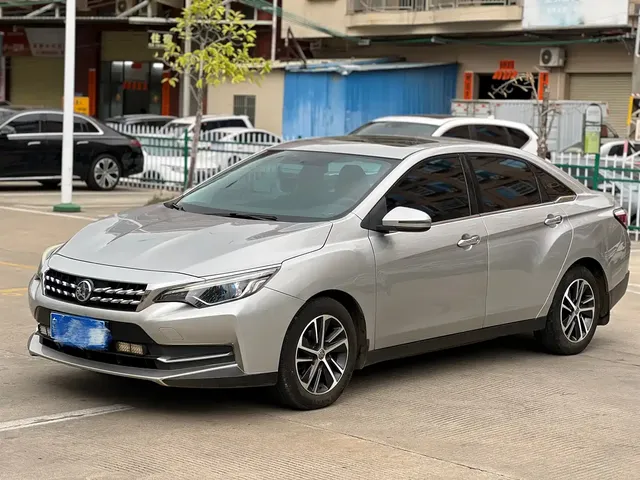 Venucia D60 2019 1.6L XV CVT Smart Connect Luxury Edition
