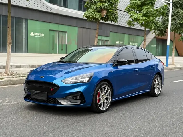 Ford Focus 2020 Sedan EcoBoost 180 Automatic ST Line