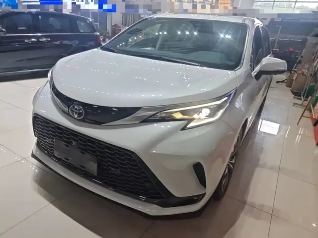 Toyota Granvia 2022 2.5L Hybrid Noble Edition