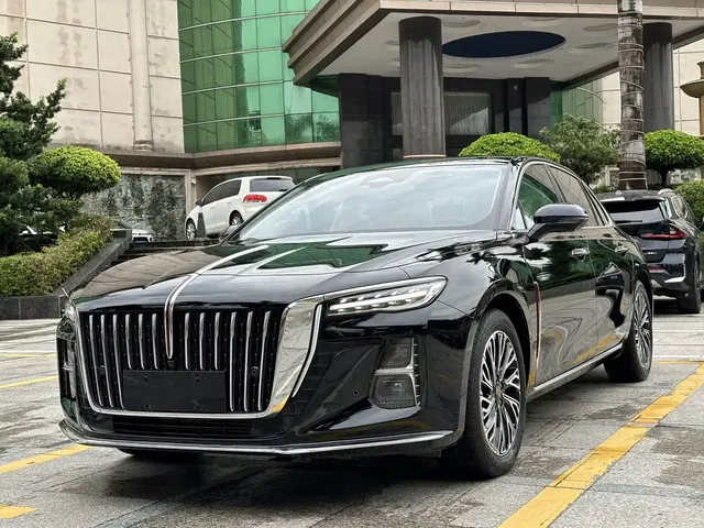 Hongqi H5 2024 2.0T Automatic Smart Connect Flag Smooth Edition