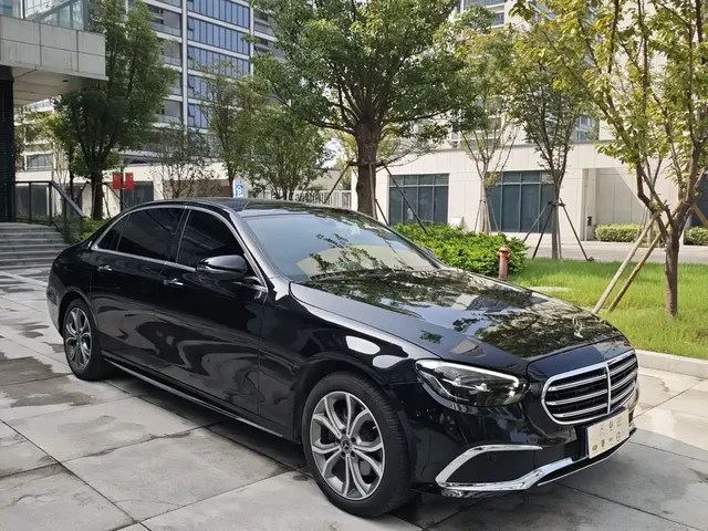 Mercedes-Benz E-Class 2023 E 300 L Fashion