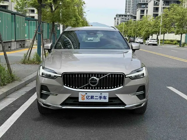 Volvo XC60 2024 B5 AWD Zhiyi Luxury Edition