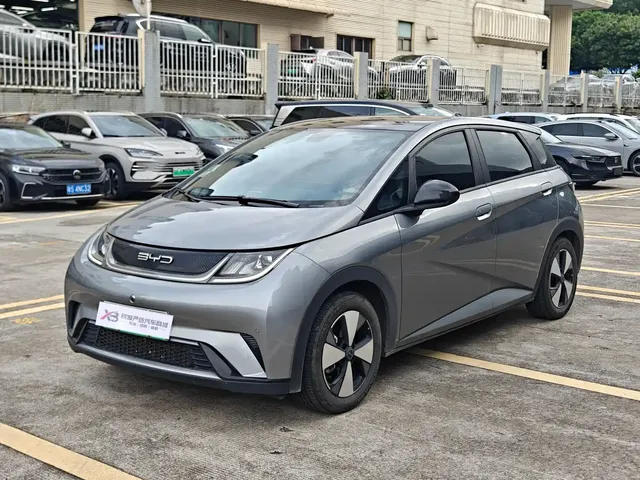 BYD Dolphin 2023 420km Fashion Edition
