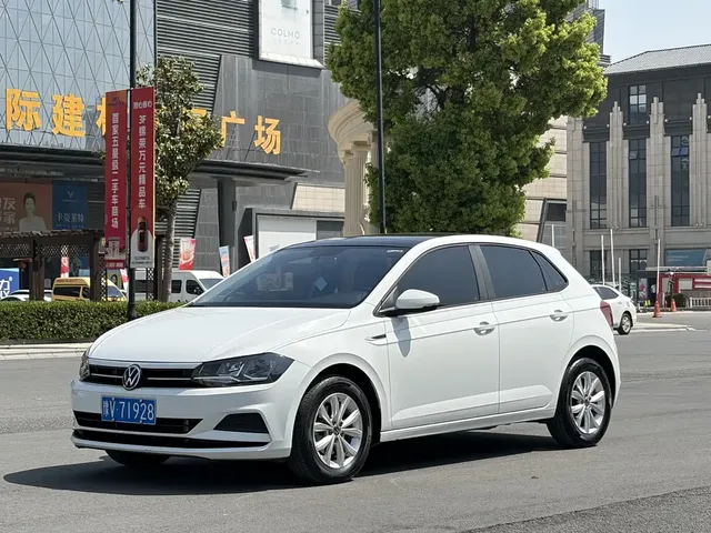 Volkswagen Polo 2023 Plus 1.5L Automatic Colorful Tech Edition