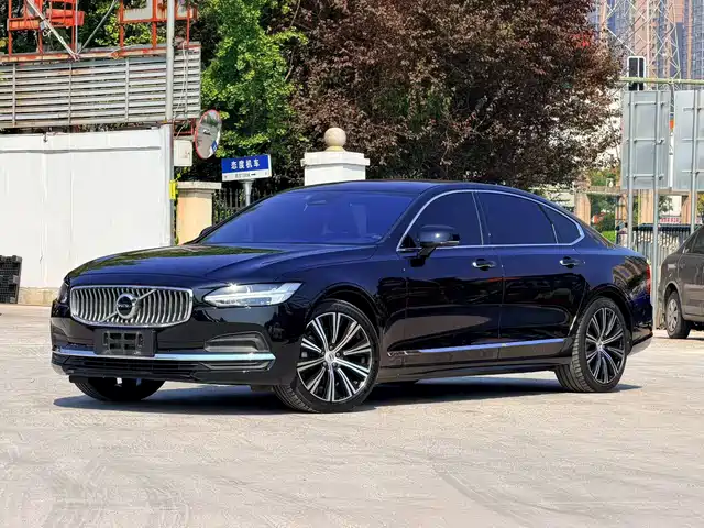 Volvo S90 2023 B5 Intelligent Vision Luxury Edition