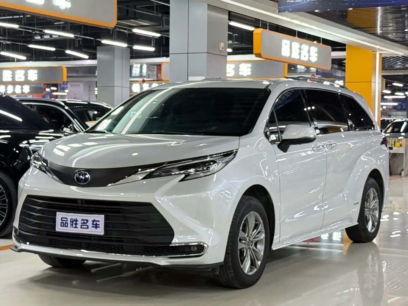 Toyota Sienna 2023 2.5L Hybrid Comfort Edition