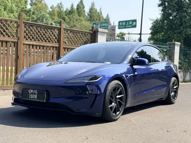 Tesla Model 3 2025 High-Performance All-Wheel Drive Edition
