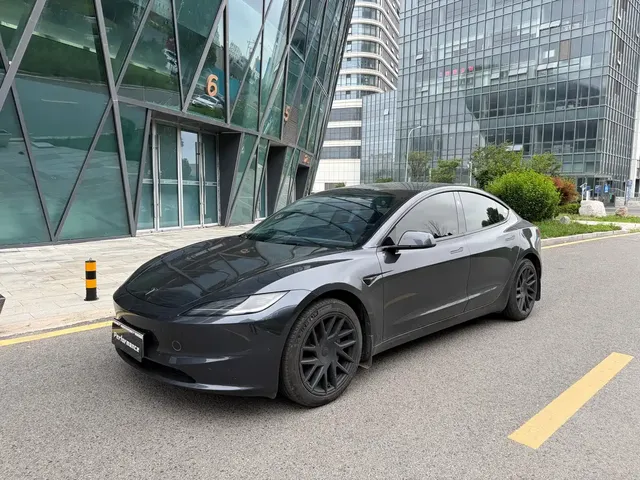 Tesla Model 3 2025 Model Rear-Wheel Drive Edition