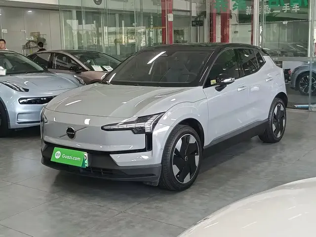 Volvo EX30 2025 RWD Long Range Ultra