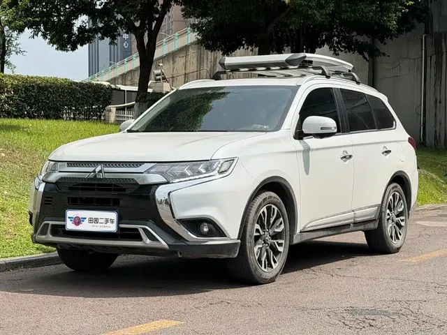 Mitsubishi Outlander 2020 2.4L 4WD Luxury 7-seater
