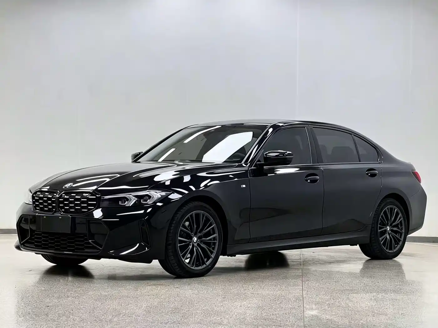BMW 3 Series 2023 325Li M Sport Black Night Package
