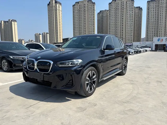 BMW iX3 2022 Leading Edition