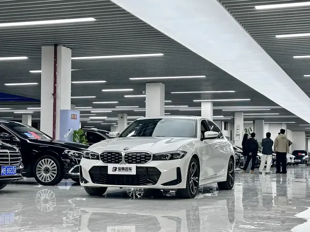 BMW 3 Series 2024 325i M Sport Package