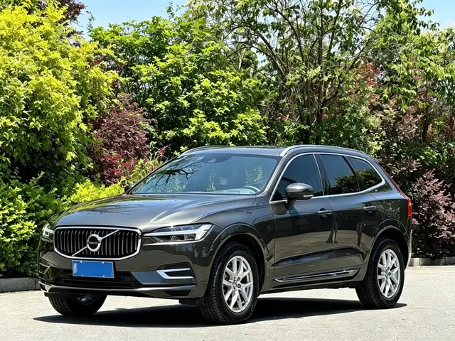 Volvo XC60 2021 T5 AWD Momentum