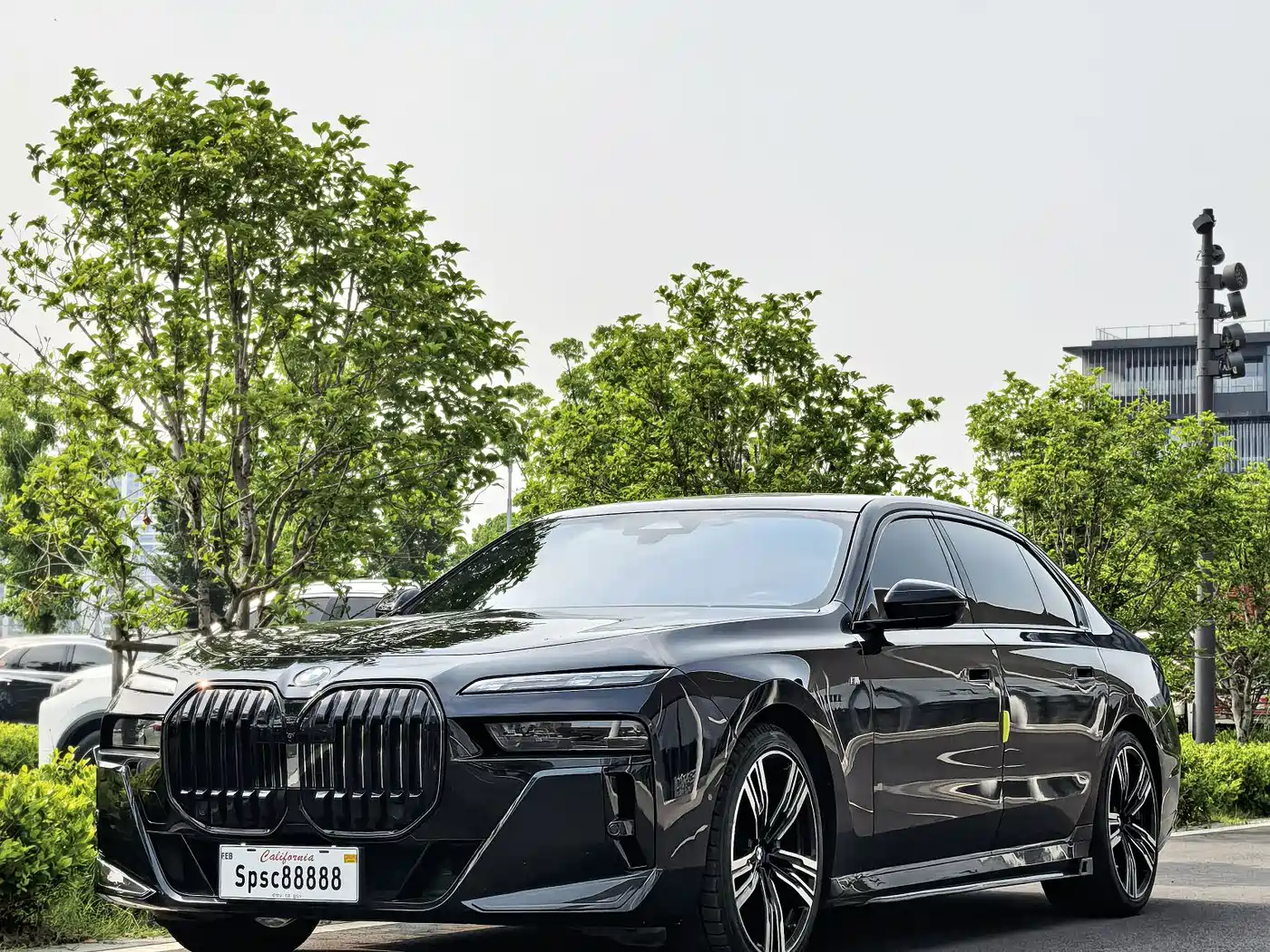 BMW 7 Series 2023 Model 740Li Leading M Sport Package