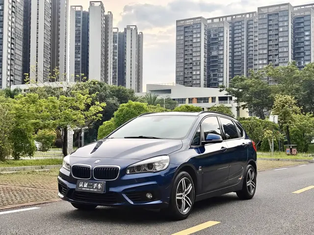 BMW 2 Series Touring 2016 218i Sport Design Package