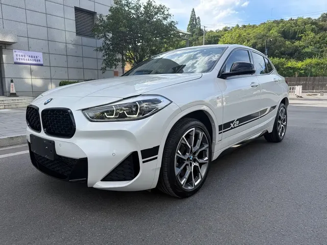 BMW X2 2022 sDrive25i Black Night Edition