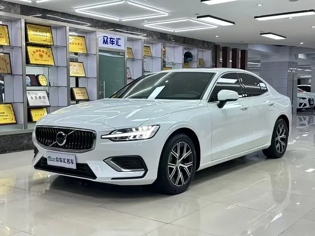 Volvo S60 2026 B4 Smart Luxury Edition