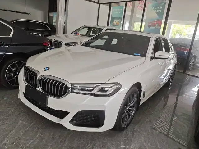 BMW 5 Series 2022 525Li M Sport Package