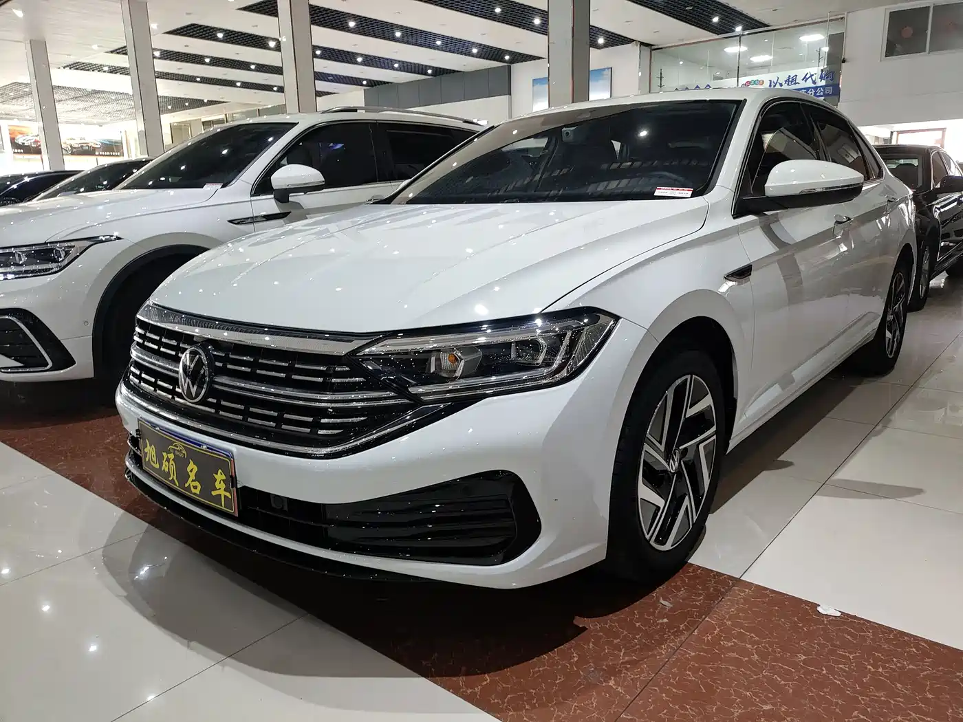 Volkswagen Sagitar 2024 300TSI DSG Surpass Edition