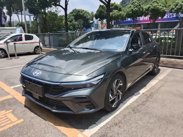 Hyundai Elantra 2023 1.5L CVT TOP Flagship Edition