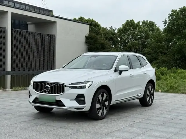 Volvo XC60 Plug-in Hybrid 2025 Plug-in Hybrid Long Range AWD Zhiya Luxury Edition