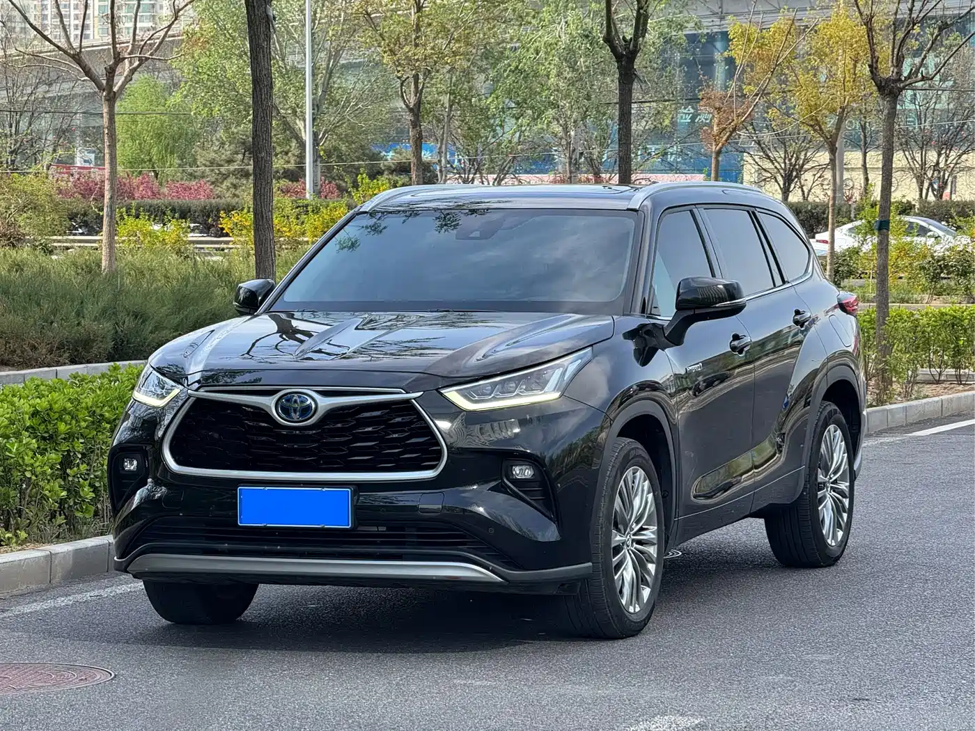 Toyota Highlander 2022 Model Dual Engine 2.5L 4WD Premium Edition 7-Seater