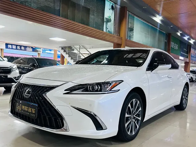 Lexus ES 2024 200 Premium Edition