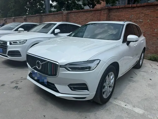 Volvo XC60 2021 T5 AWD Momentum