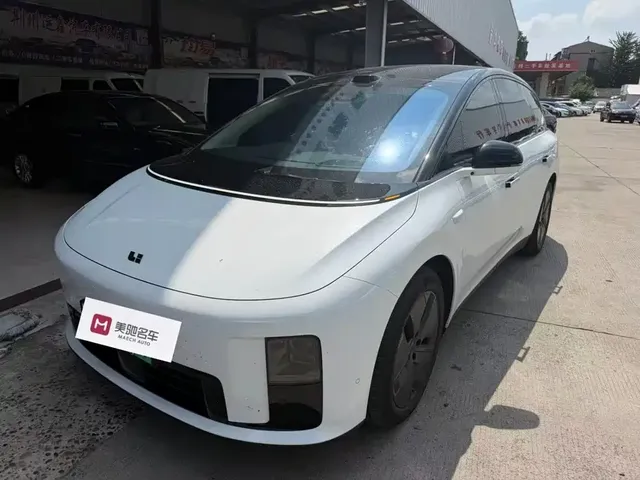 Li Auto Li i8 2025 Standard Edition
