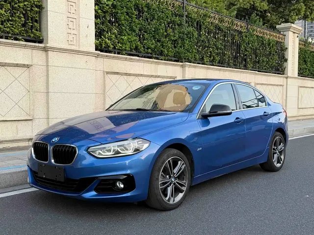 BMW 1 Series 2018 118i Sport Edition