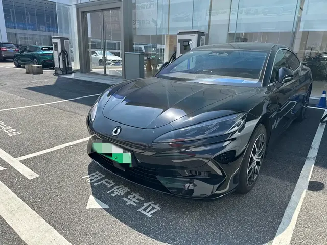 Denza Z9 2024 Model 1100km AWD Max Edition