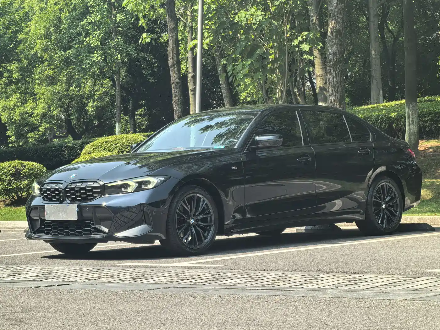 BMW 3 Series 2023 325Li M Sport Black Night Package
