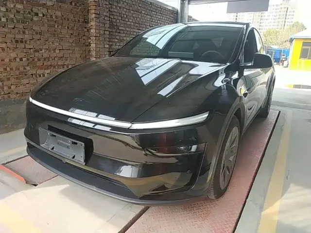 Tesla Model Y L 2025 Facelift Long Range AWD