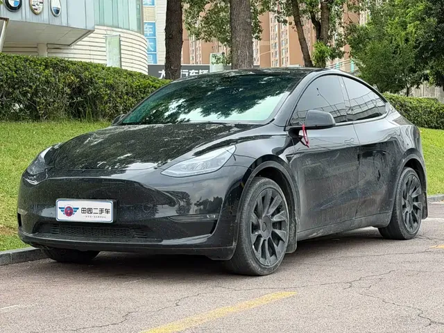 Tesla Model Y 2023 Long Range All-Wheel Drive Edition